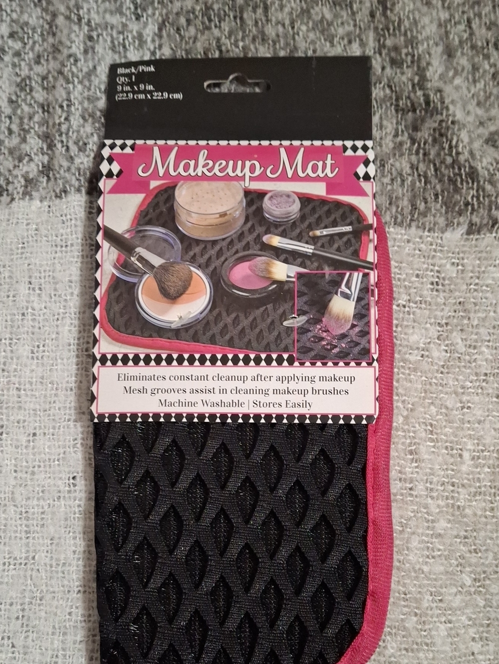 Makeup Mat - Black with Pink Trim